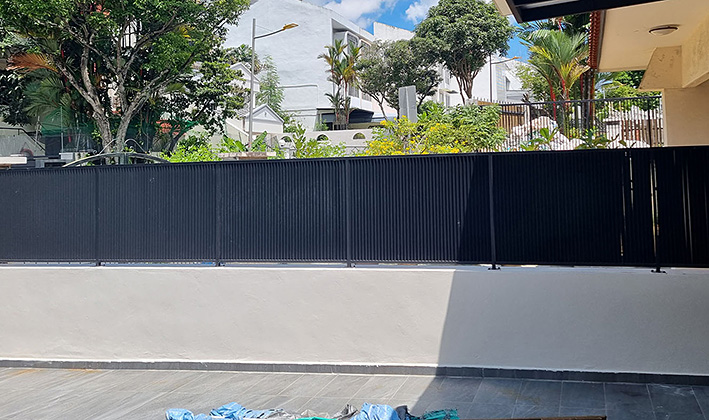Louvre Fence Installed on Boundary Wall with Neighbour